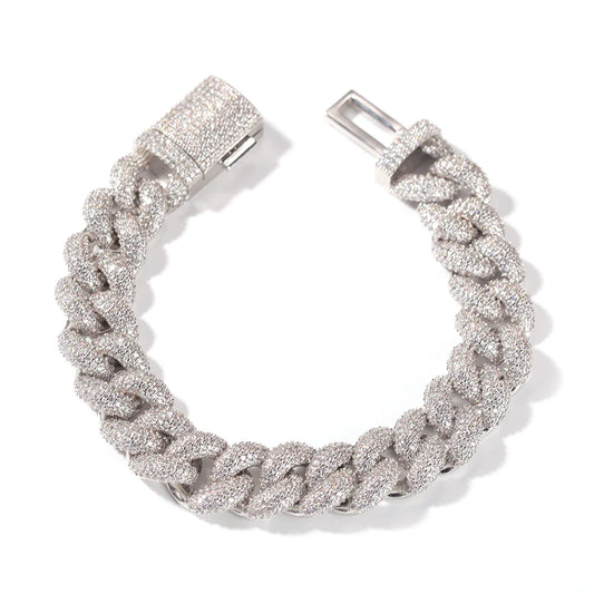 "Diamond Flex Bracelet – Sparkling Statement Jewelry"
