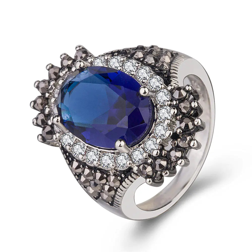 "Handcrafted Vintage Thai Silver Ring with Gemstone – Unique Design"