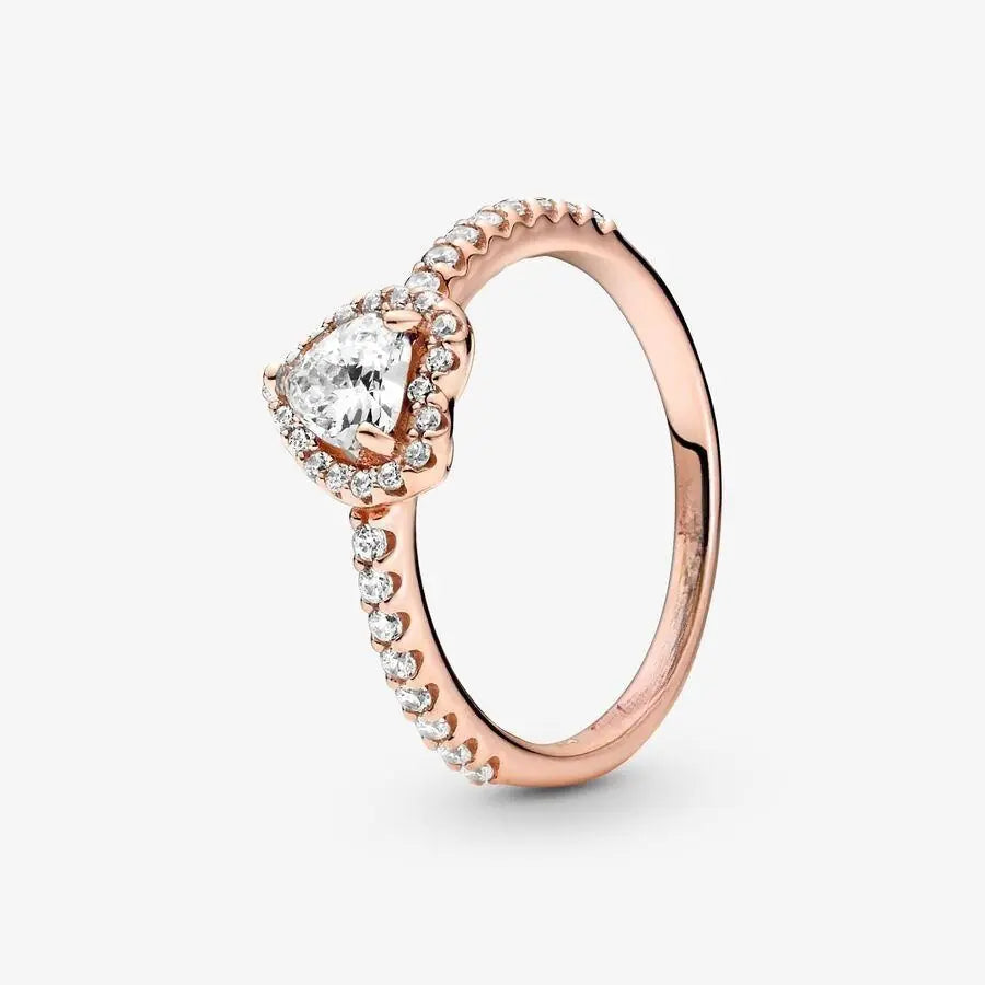 "Rose Gold Heart Ring – Sophisticated Elegance"