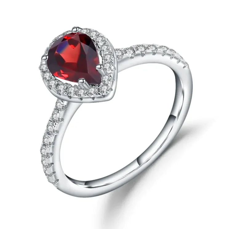 "Gemstone Crystal Ring – Sophisticated Statement Piece"