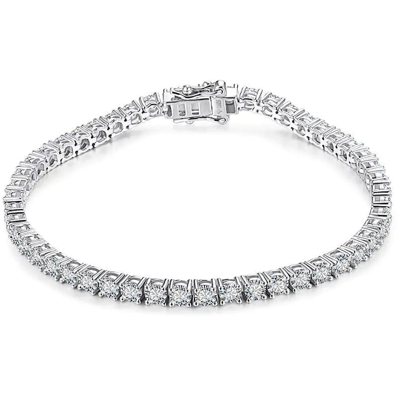 "Mozang Diamond Bracelet – Modern Elegance for Every Occasion"