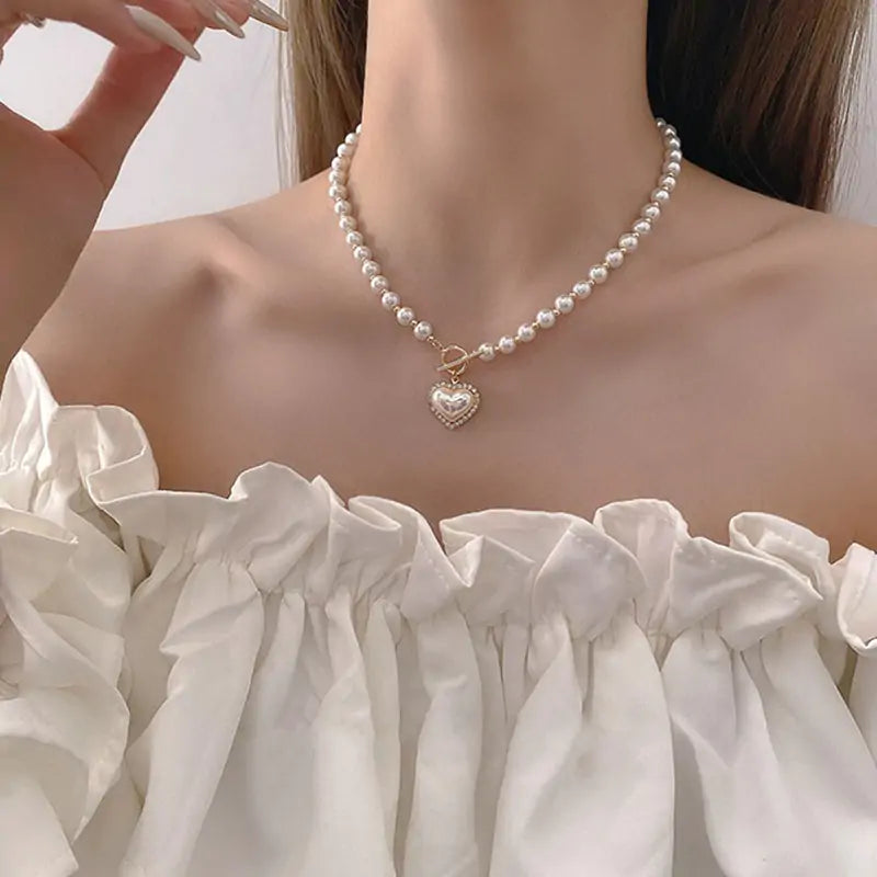 "Pearl Strand Necklace – Refined and Chic Jewelry"