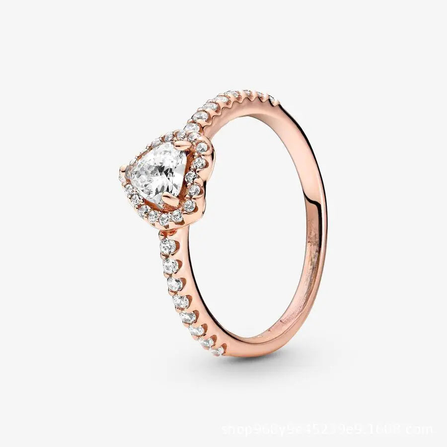 "Rose Gold Heart Ring – Sophisticated Elegance"