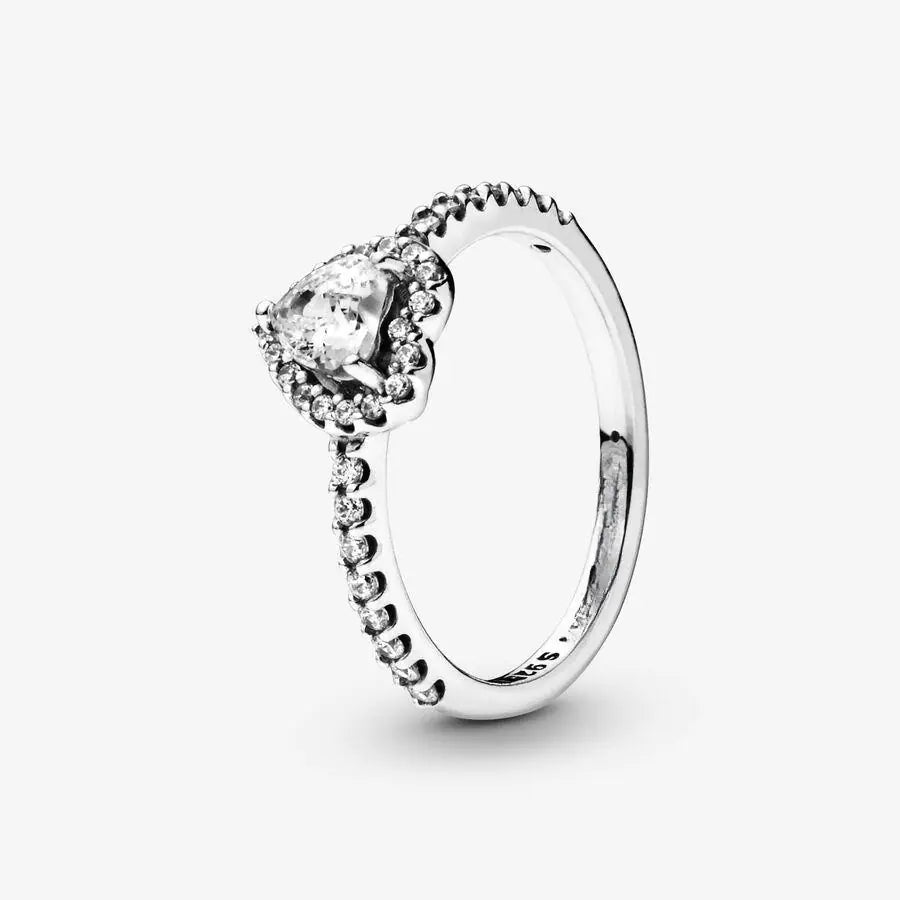 "Rose Gold Heart Ring – Sophisticated Elegance"