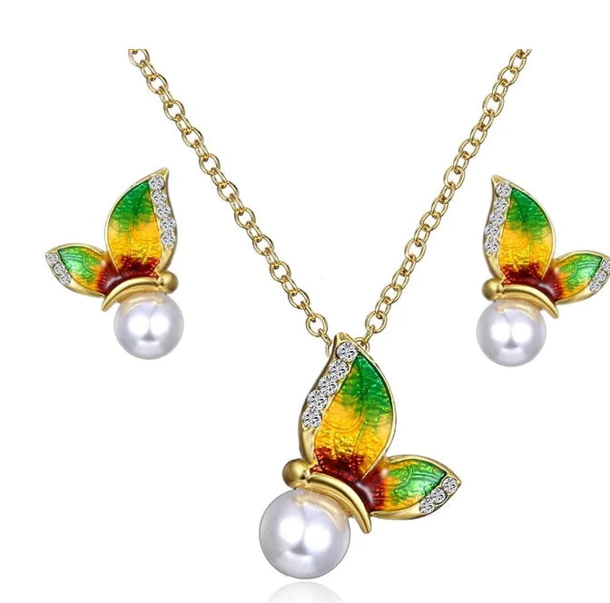 "Luxury Butterfly Pearl Necklace & Earring Set – Graceful & Chic"