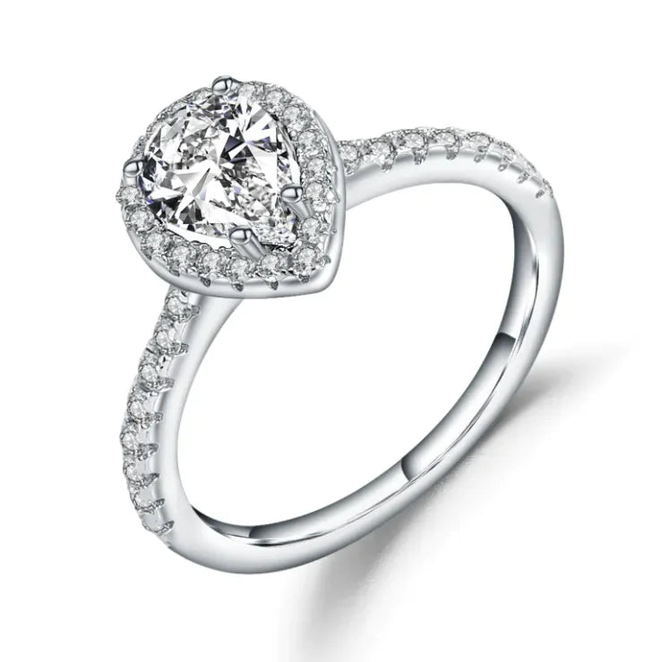 "Gemstone Crystal Ring – Sophisticated Statement Piece"