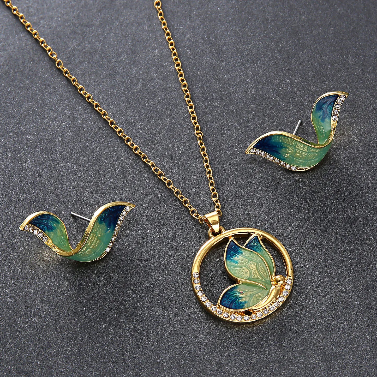 "Luxury Butterfly Pearl Necklace & Earring Set – Graceful & Chic"