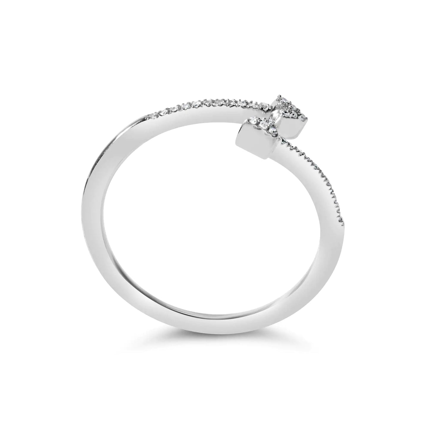 "Luxury Arrowhead Open Ring – Sleek and Contemporary"