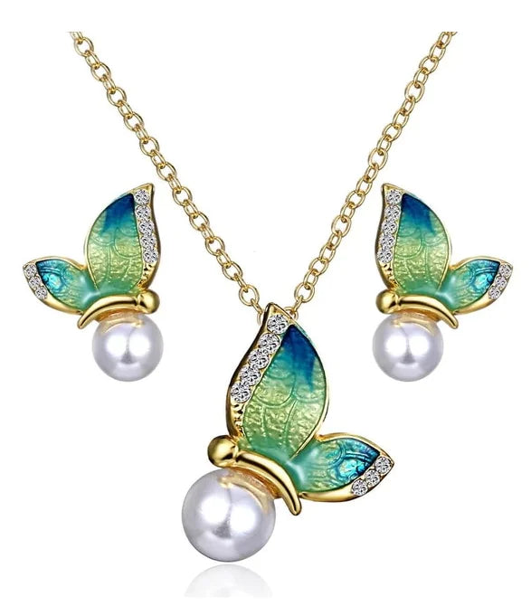 "Luxury Butterfly Pearl Necklace & Earring Set – Graceful & Chic"