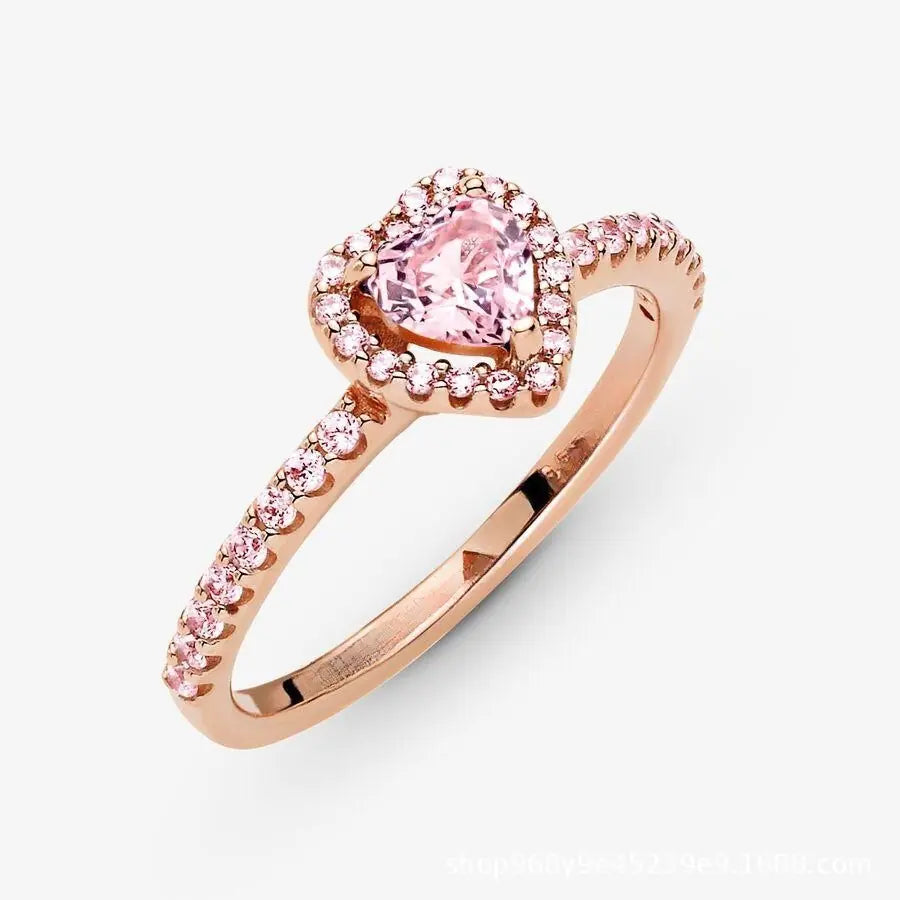"Rose Gold Heart Ring – Sophisticated Elegance"
