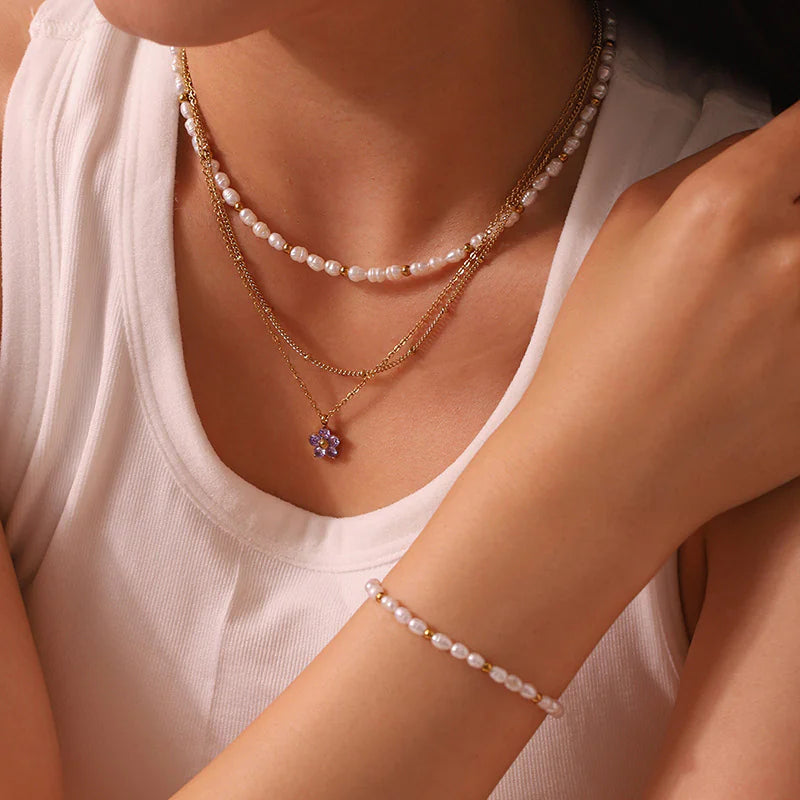 "Luxury Freshwater Pearl Clavicle Necklace – Sophisticated & Delicate"