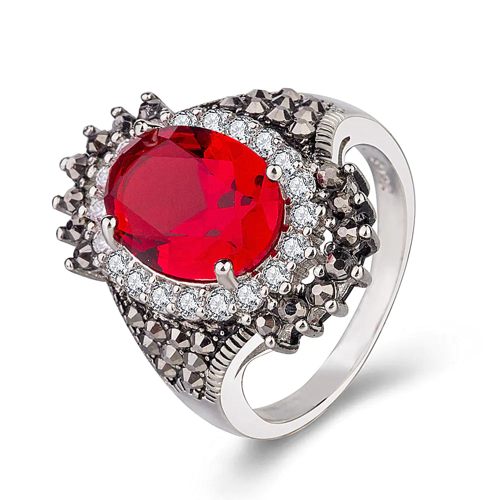 "Handcrafted Vintage Thai Silver Ring with Gemstone – Unique Design"