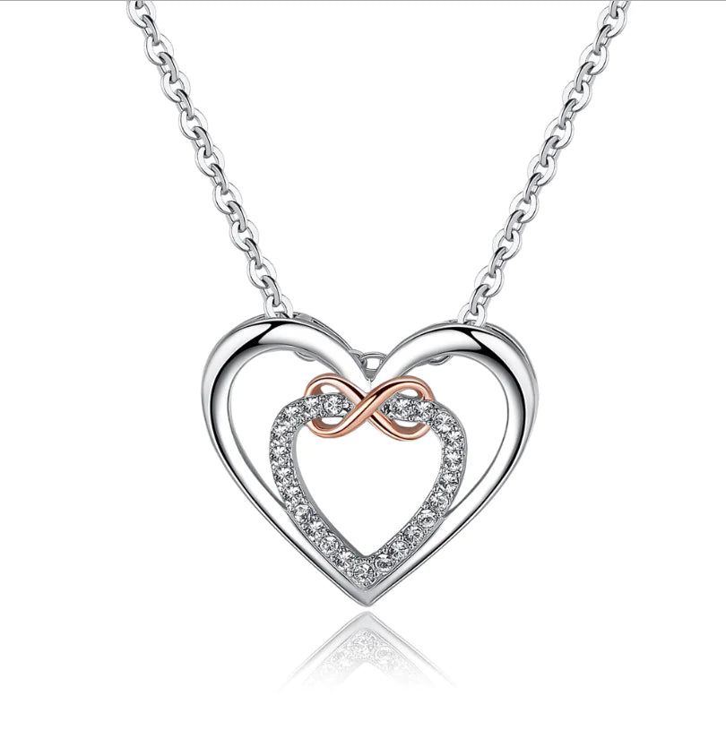 "Heart-Shaped Gemstone Necklace – Sophisticated Statement Jewelry"
